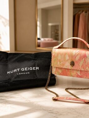 Kurt Geiger Pink Marble-Print Top Handle Shoulder Bag with Gold Chain & Dusty